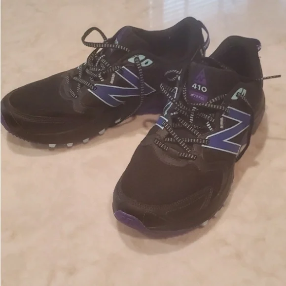 New balance 410 -8 Trail Sz 11M Women's Hiking Shoe - Picture 1 of 6